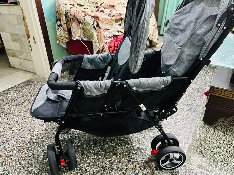 Pram for twins and toddlers 5