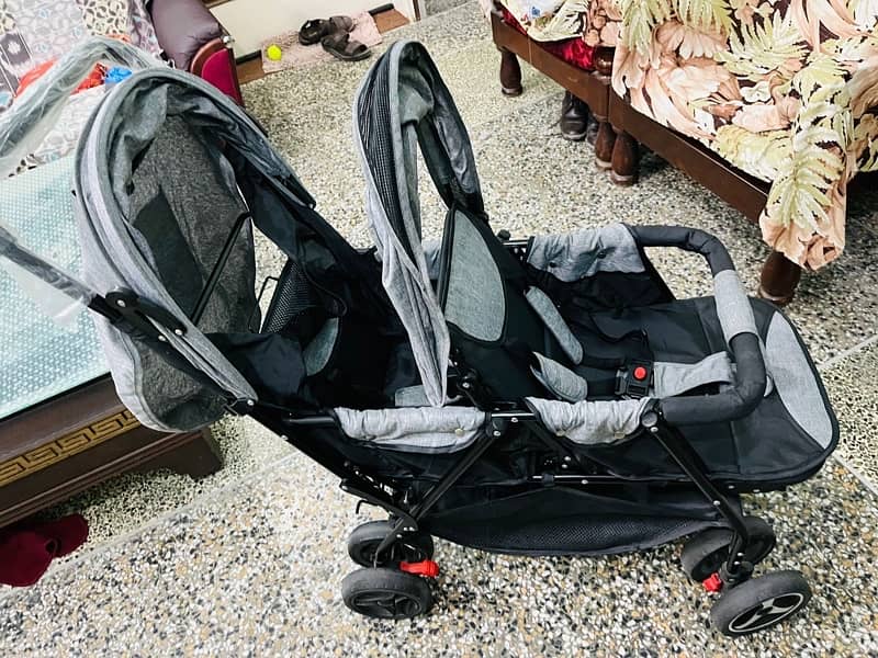 Pram for twins and toddlers 6