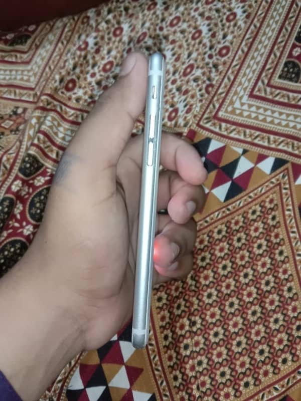 I phone  6s ofichal pta proved 8