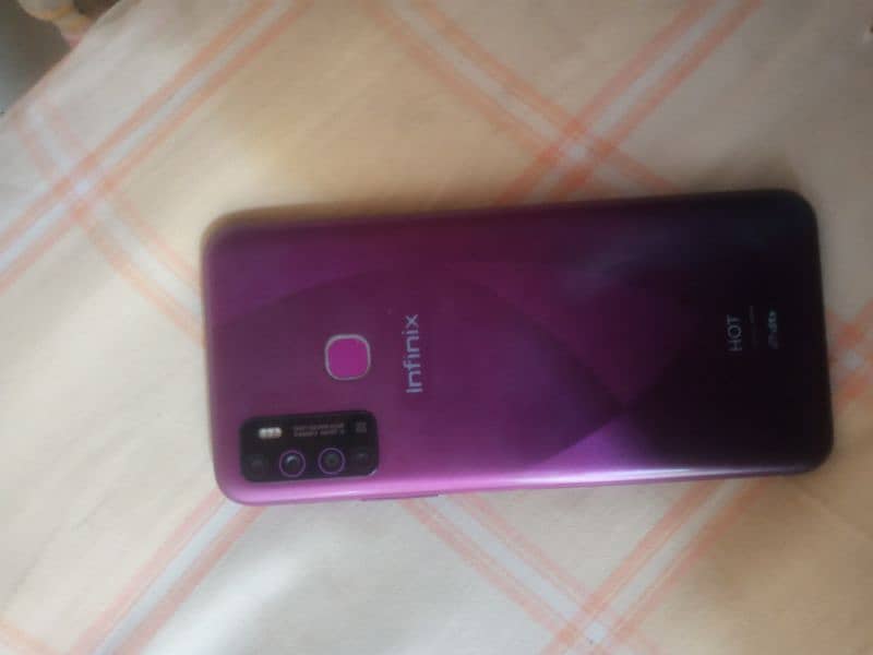 infinix hot 9  4/64 box no charger 0