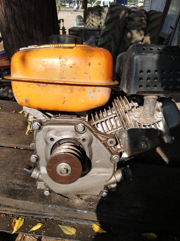 petrol engine 6.5 hp urgent sale. 4