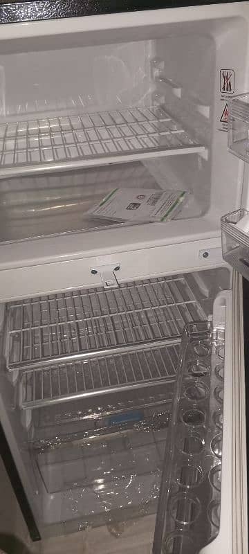 selling my new jahez fridge. . 4