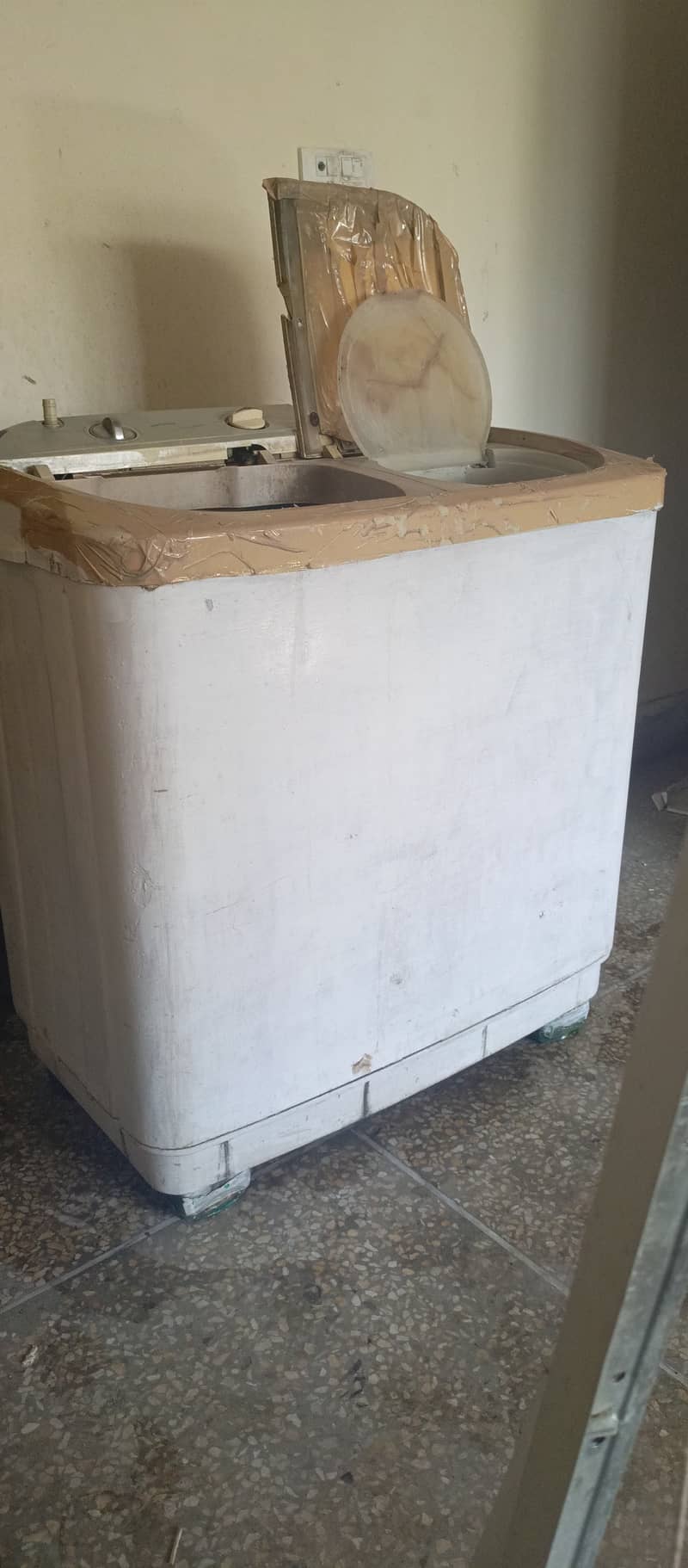 washing machine & dryer For sale urgent only serious Log e rabta kry 0