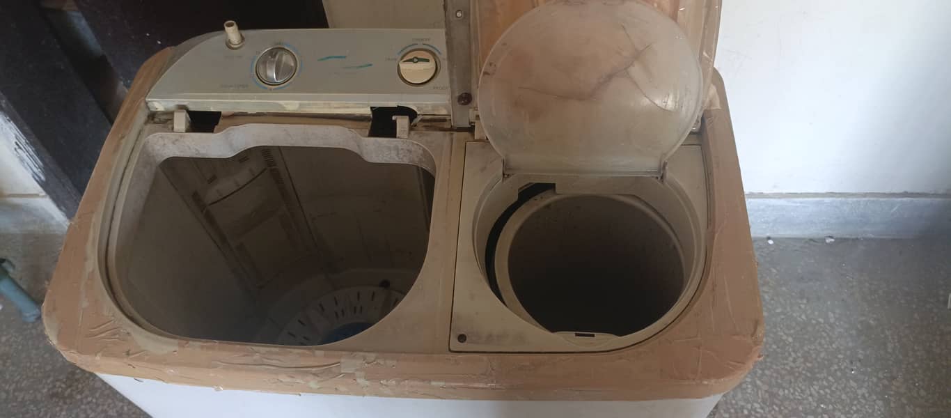 washing machine & dryer For sale urgent only serious Log e rabta kry 3