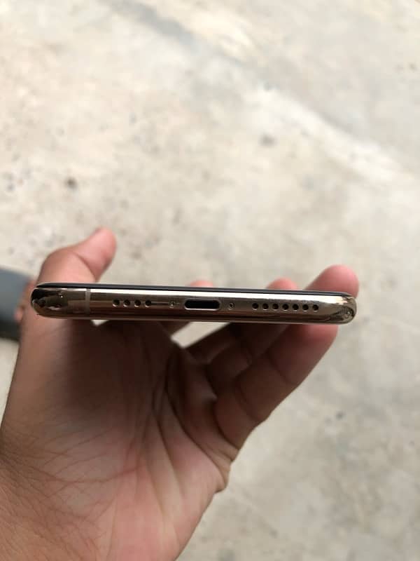 Apple iPhone xs max 2