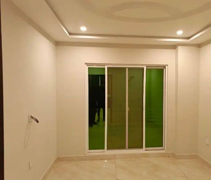 1 Bed Flat For Rent in Bahria Town Lahore 6