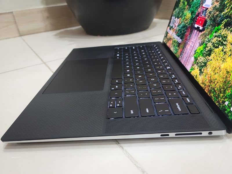 Dell precision 5550 core i7 10th Gen 4k Touchscreen 4