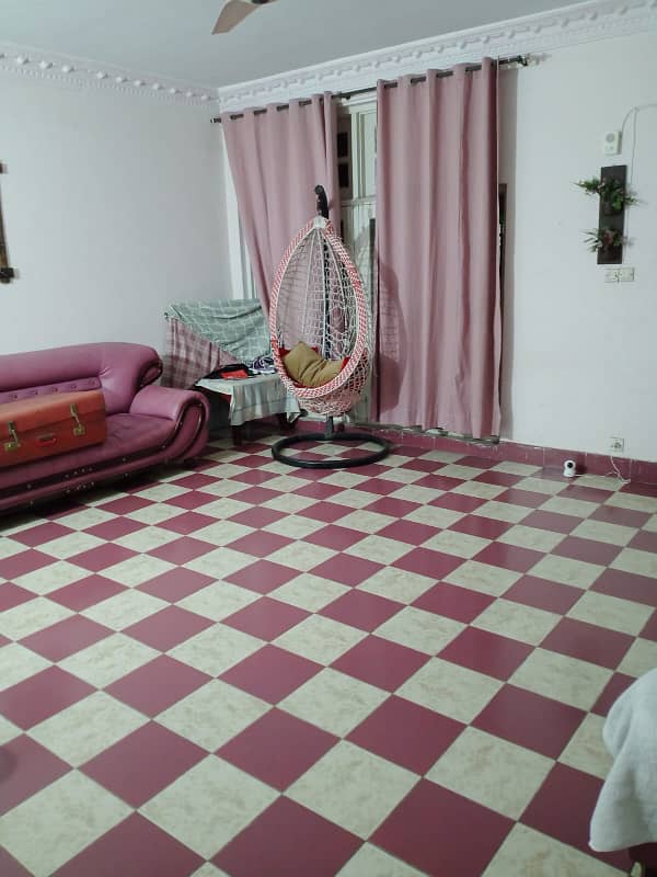 FURNISHED HOUSE AVAILABLE FOR RENT IN KARIM BLOCK 8