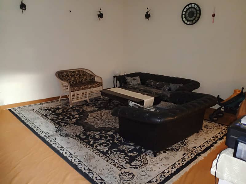 FURNISHED HOUSE AVAILABLE FOR RENT IN KARIM BLOCK 18