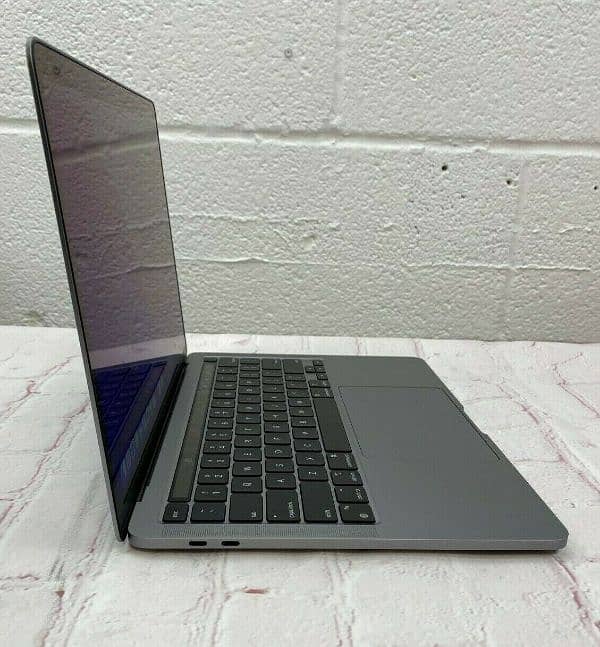 Macbook Pro 13 2017 Touchbar i7/16/500 2