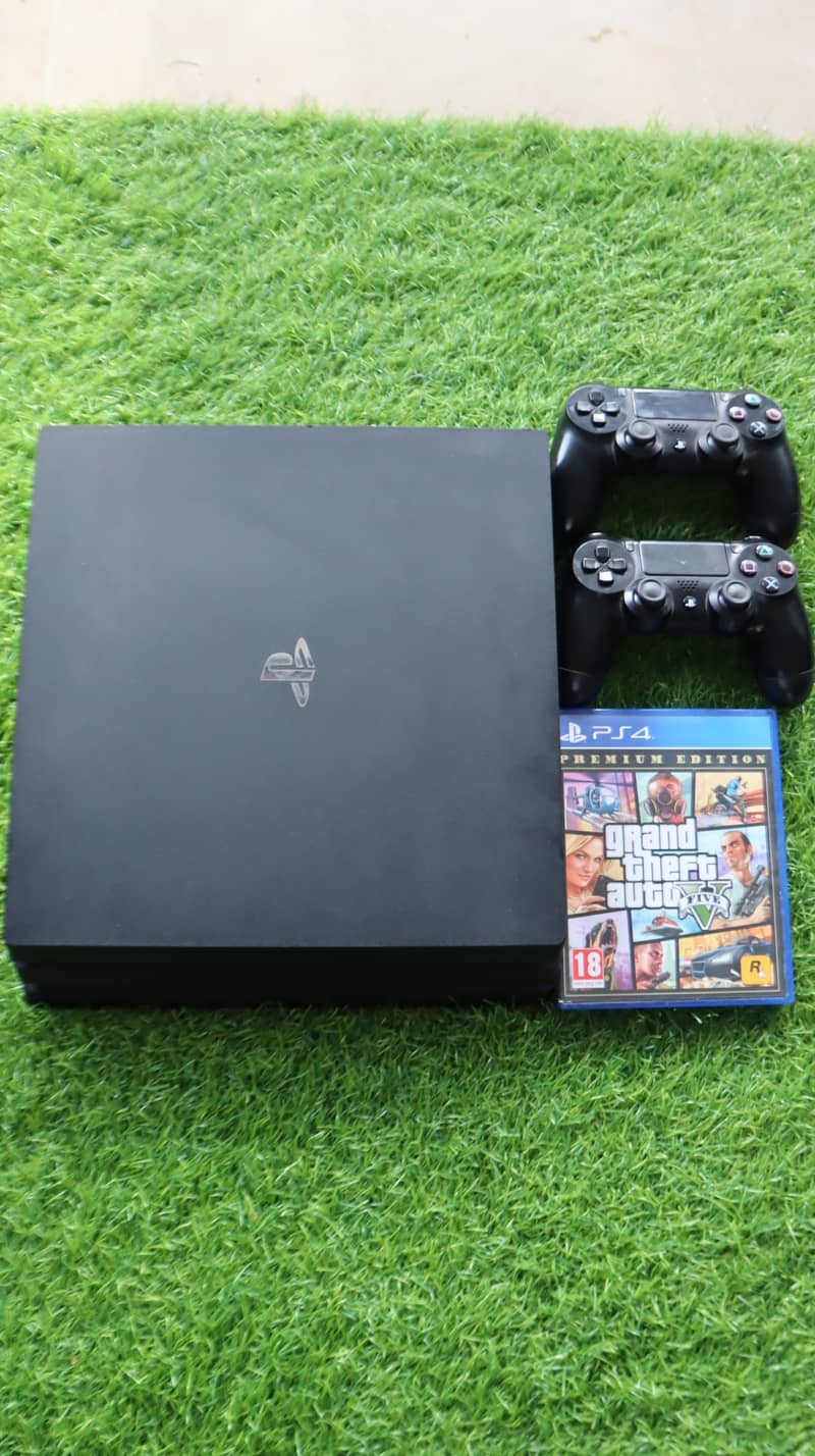 PS4 PRO 7200 SERIES, & GTA V DISC 1