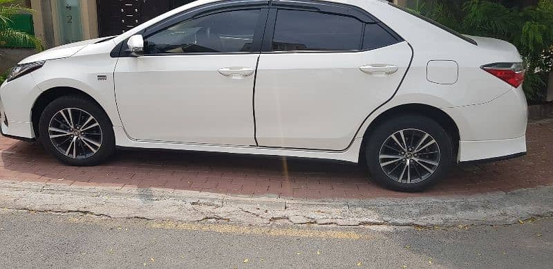 Toyota Altis Grande 2022 1