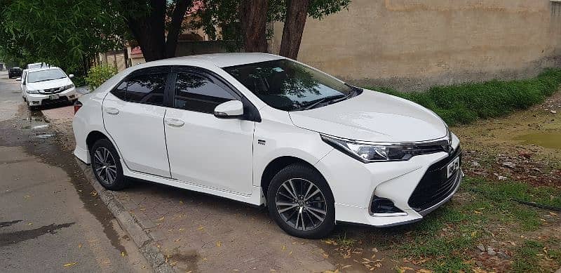 Toyota Altis Grande 2022 4