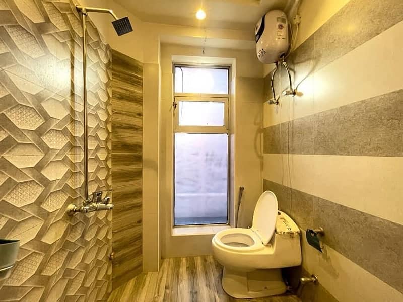 One bedroom flat for short stay like (3s4hrs ) for rent in bahria town 9