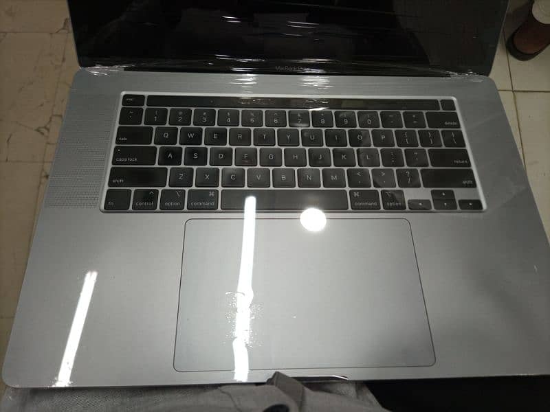 macbook pro 2019 16" 1