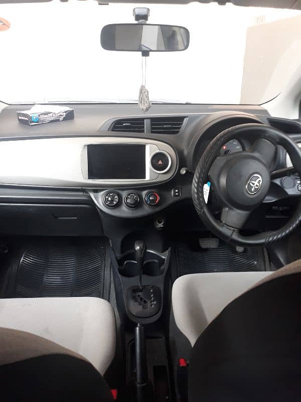 Toyota Vitz 2015 2