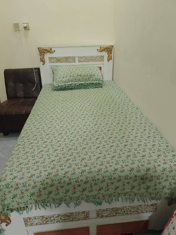 single bed + doboul bed 1