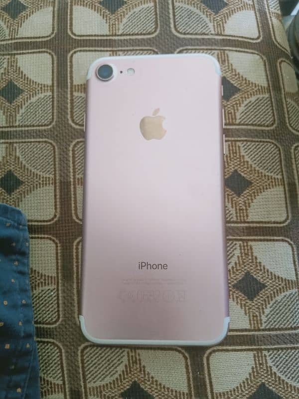 iphone 7 ,    128 gb pta approved rose gold colour 0