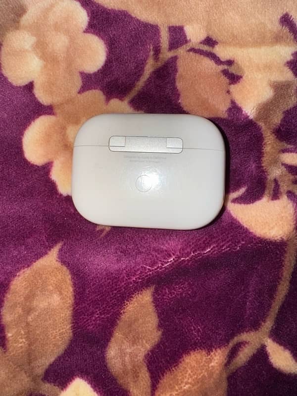 Airpods pro 1st gen case only 1