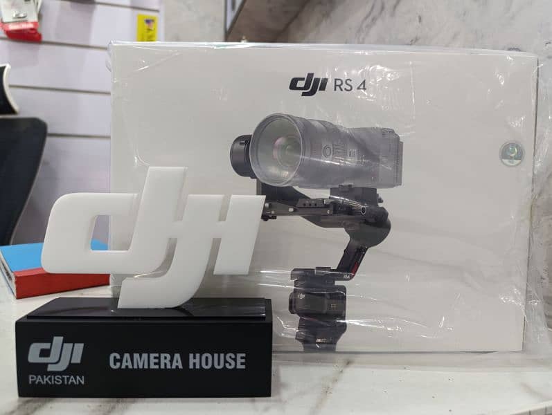 DJI RS4 Gimbal [One Year Warranty] 0