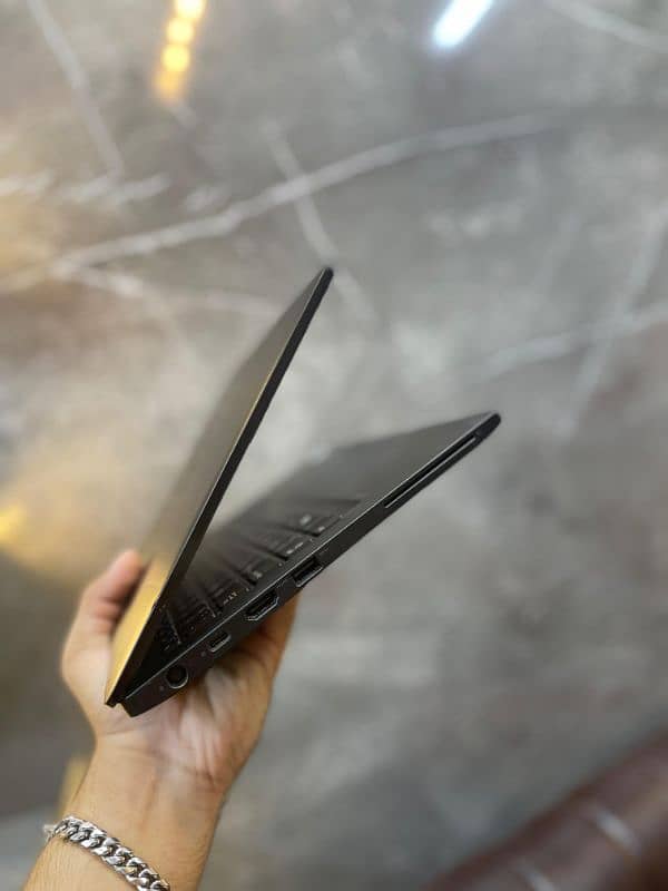 Dell Latitude 7270 4