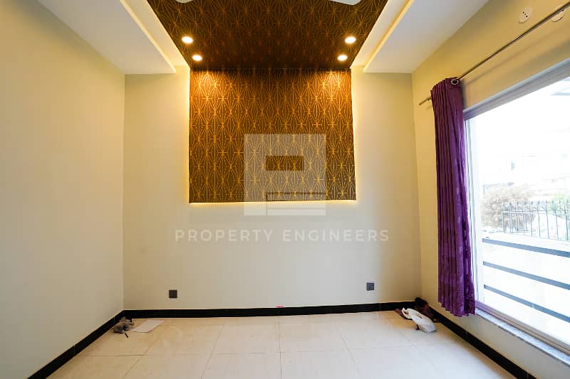 5 Marla Designer House for Rent Available 14