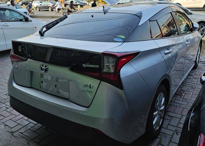 Toyota Prius 2021 3