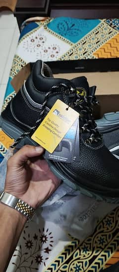 safety shoes new size 41