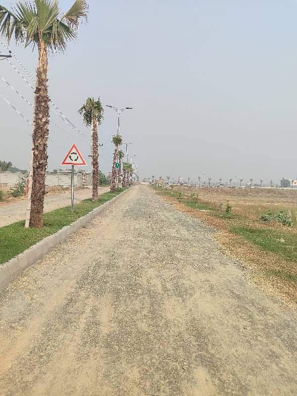 Haven Farms is a project of the Safari Garden Housing Scheme. It is an LDA approved housing society located right at Sua-e-asal road adjacent to Safari Garden Housing Scheme and developed by Hajveri Builders & Developers. Haven Farms 10