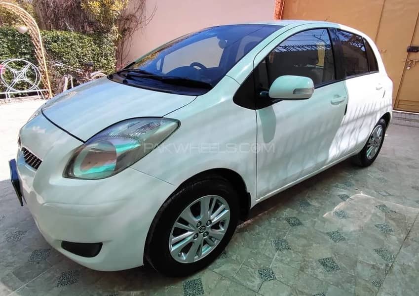 Toyota Vitz 2010 3