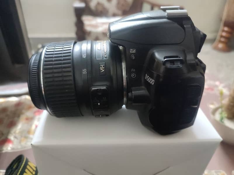 Nikon D5000 18-55 Vr Ki (DSLR Camera) 1