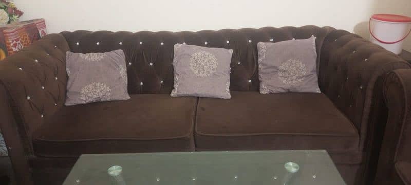 5 seater sofa set with table same like new 2