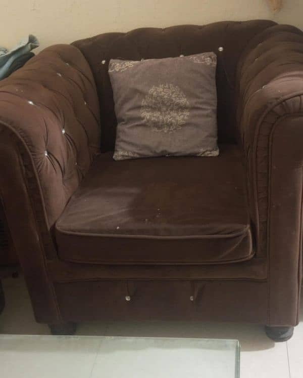 5 seater sofa set with table same like new 3