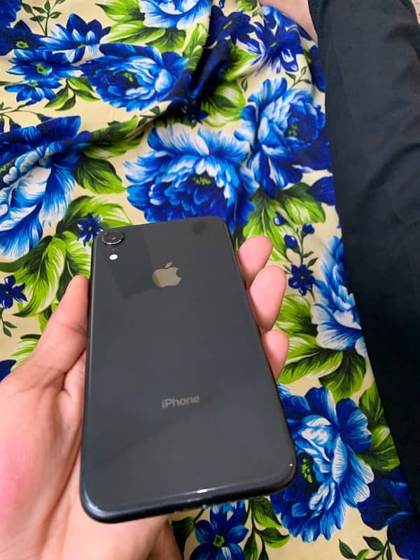 iphone xr 1