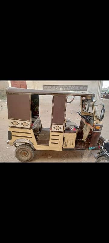 sazgar auto rikshaw 6 seater 1