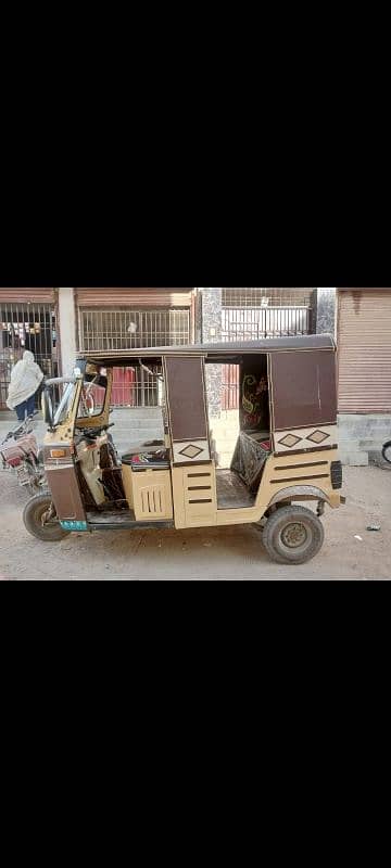 sazgar auto rikshaw 6 seater 2