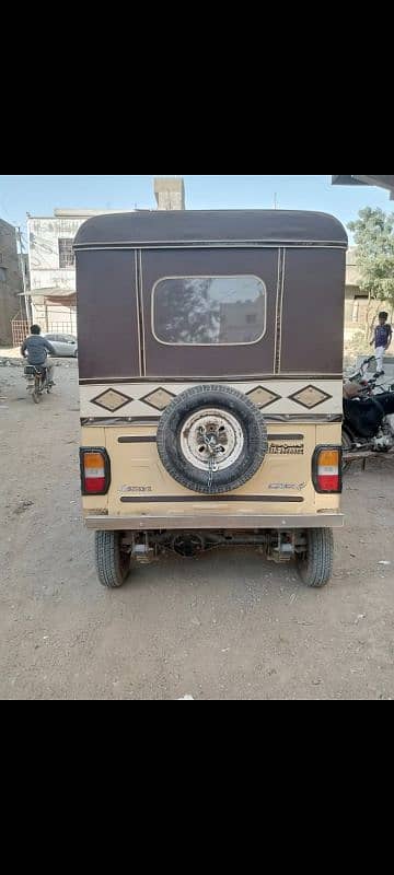 sazgar auto rikshaw 6 seater 3