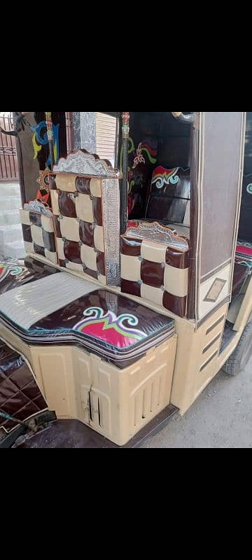 sazgar auto rikshaw 6 seater 4