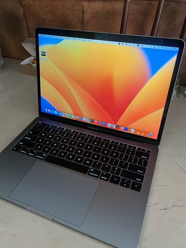 apple macbook pro 1