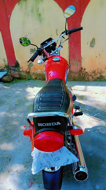 Honda 125 2022/23 model islmabad no first owner 3