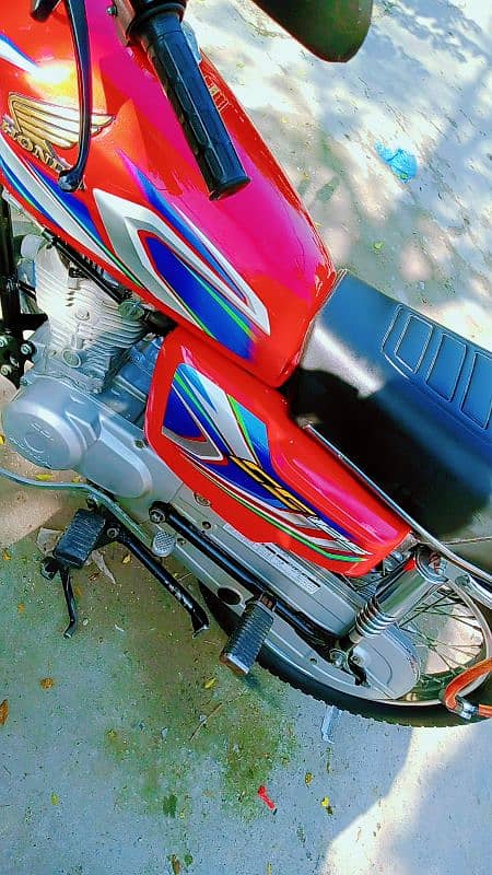 Honda 125 2022/23 model islmabad no first owner 8