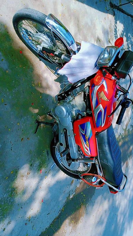 Honda 125 2022/23 model islmabad no first owner 10