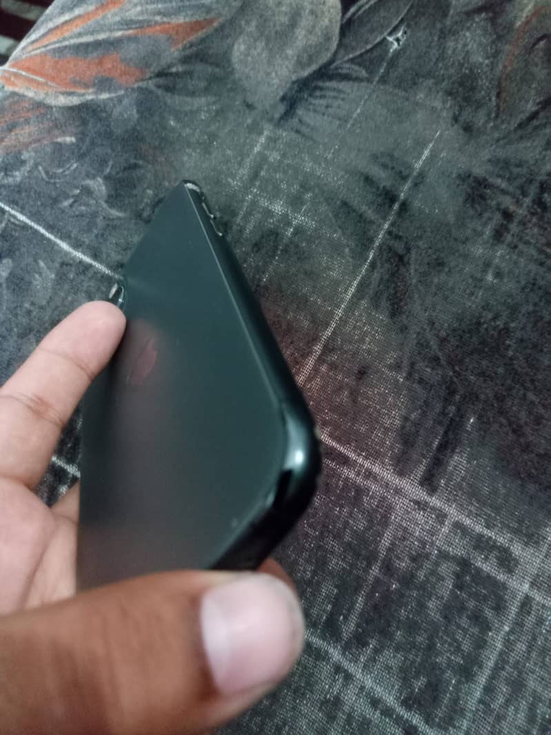 iphone 11 pro PTA Aproved 1