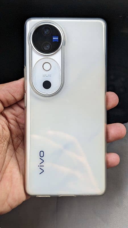 Vivo v40 10/10 1