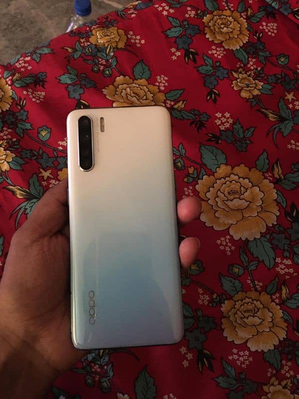 oppo f15 4