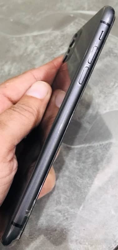 iPhone 11 Non PTA 3