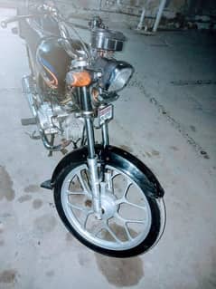 United 100cc bike