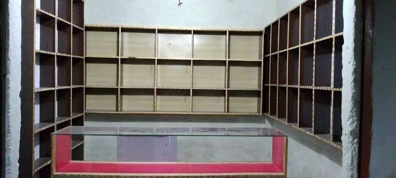 counter shelves and weight machine 4