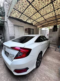 Honda Civic VTi Oriel 2017 UG Varient