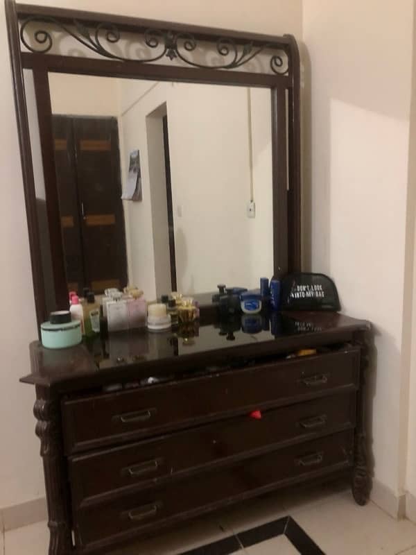 wooden dressing table with mirror 3